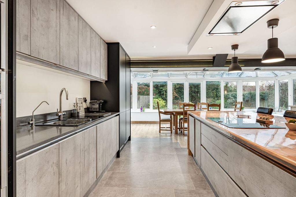 Property photo 3 of 24 Picture No. 14