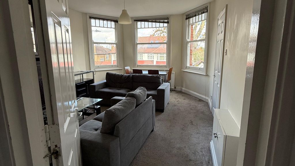 Property photo 2 of 4 6E6F66E1-Ea2c-4A9A-A550-48F0Fca950A1