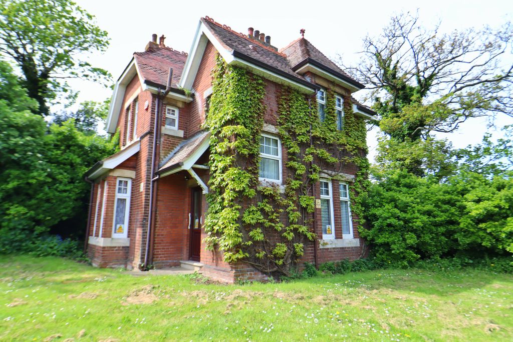 Property photo 1 of 27