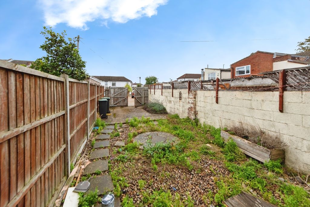 Property photo 3 of 17 Photo