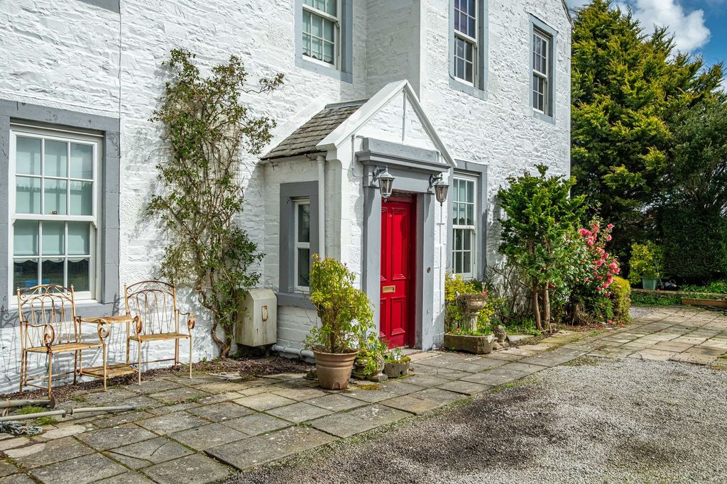 Property photo 3 of 30