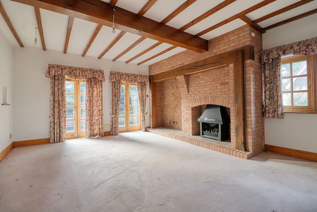 Property photo 2 of 20 Lounge