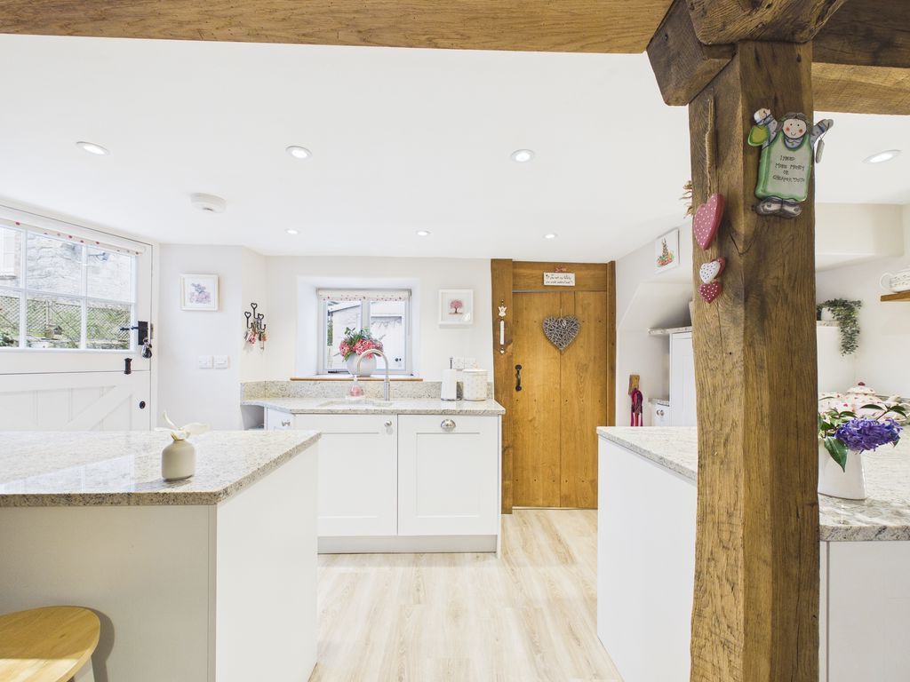 Property photo 3 of 34 Photo 28