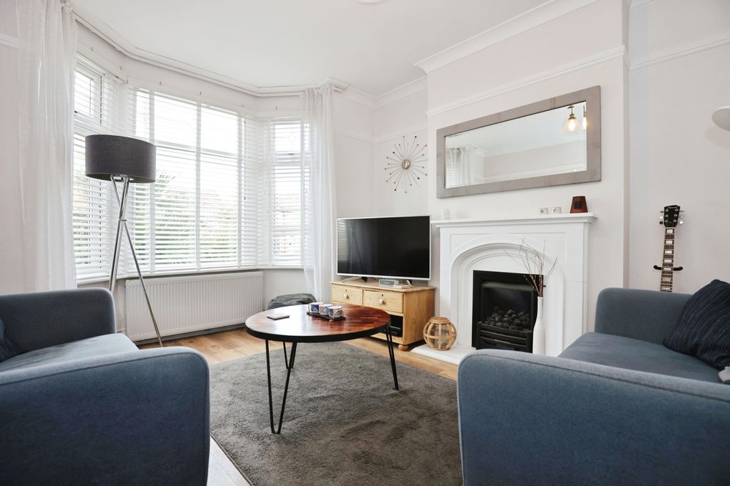 Property photo 2 of 17 Photo