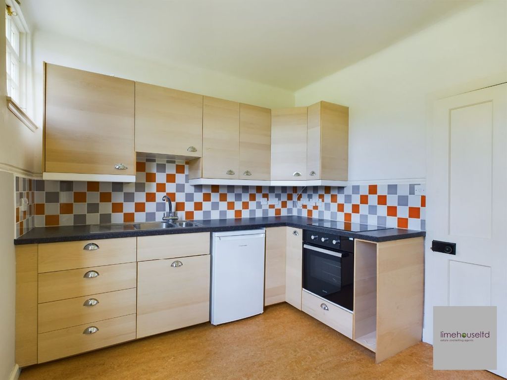 Property photo 3 of 23