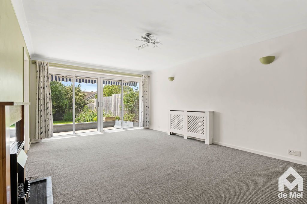 Property photo 3 of 11 Photo 7