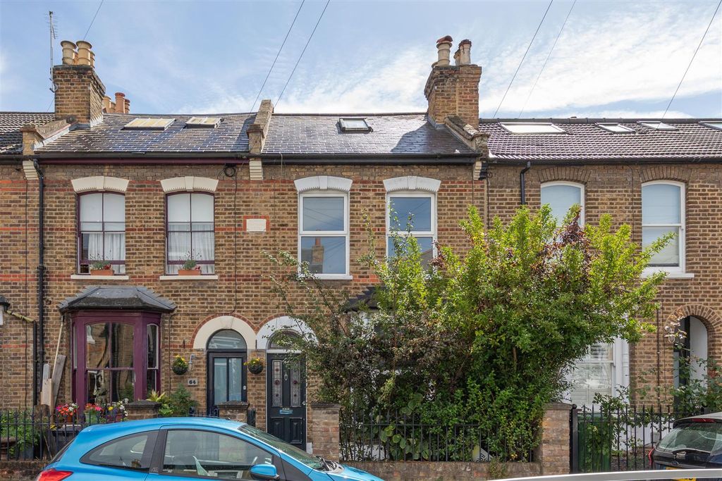 Property photo 1 of 20 Barclay Road E17