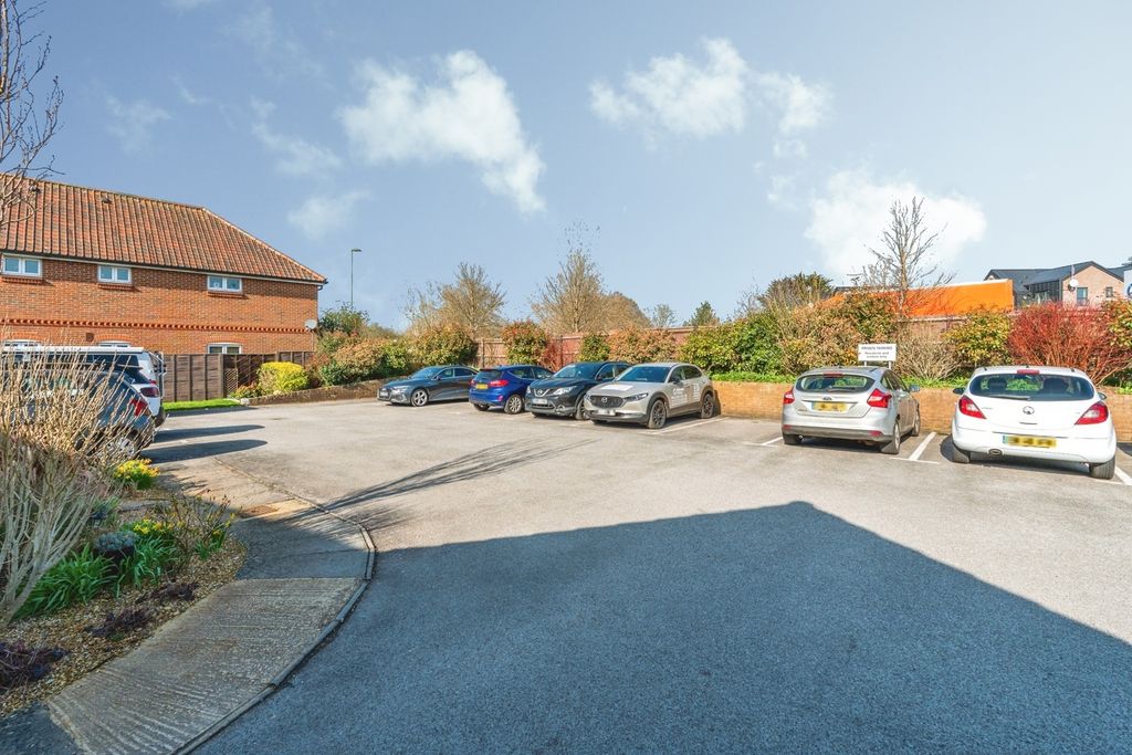 Property photo 3 of 19 Pbox-Img.Jpg
