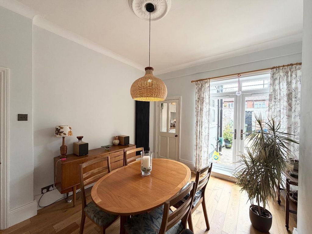 Property photo 3 of 14 Diner