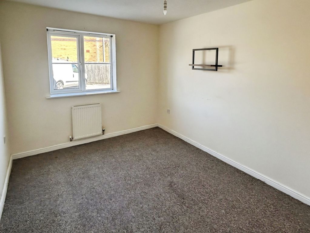 Property photo 2 of 5 c829A3Bc-Eec87573-c44A-41A5-B8Bc-6A7A2E9Eaab7