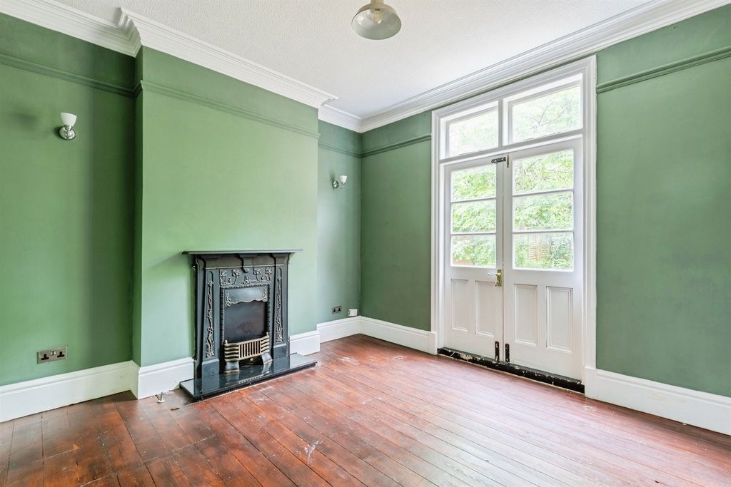 Property photo 3 of 14