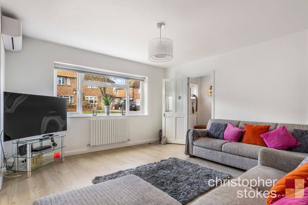 Property photo 2 of 15 4437612