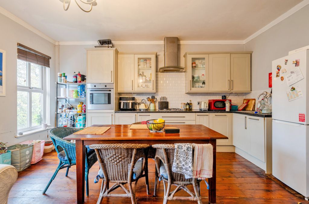 Property photo 3 of 18 1536130-10-1A1593...
