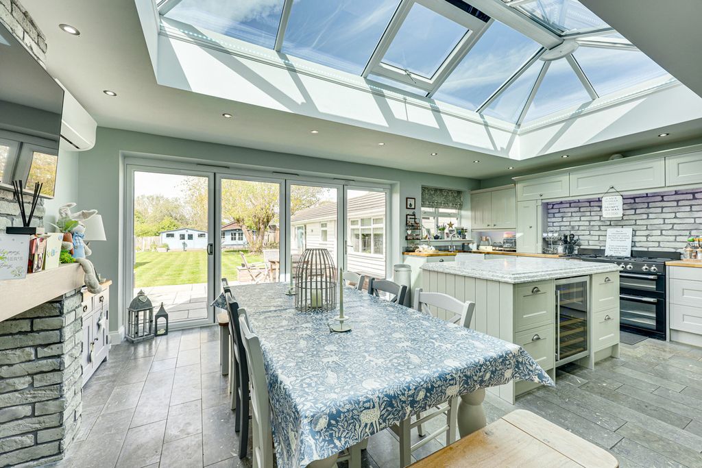 Property photo 3 of 45