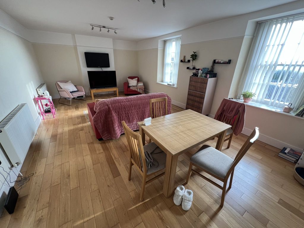 Property photo 3 of 8 Img_3144