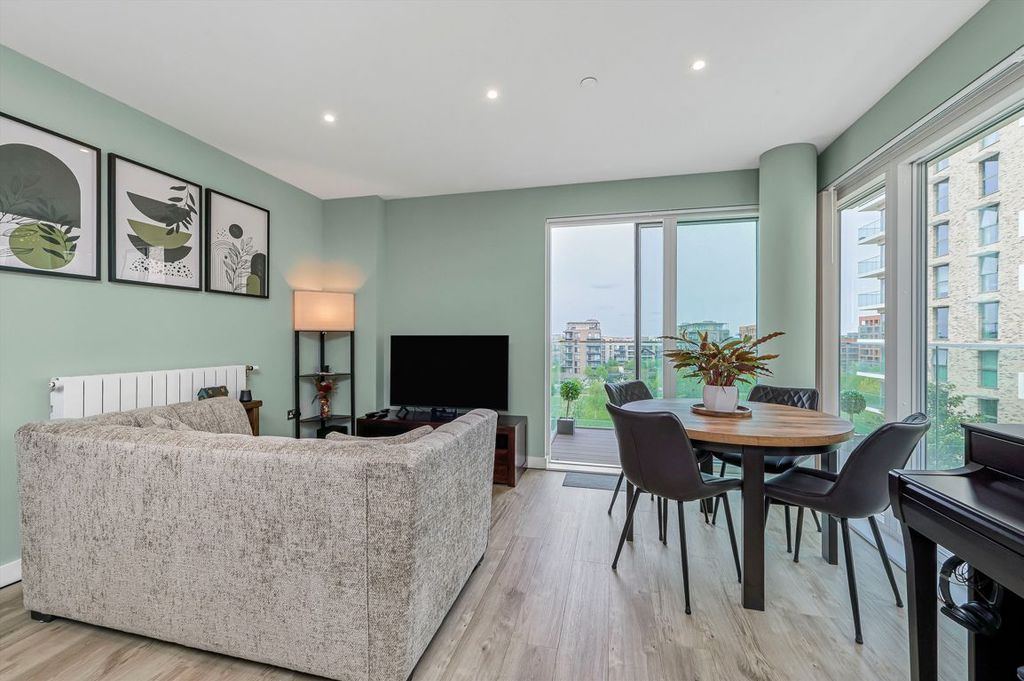 Property photo 2 of 6