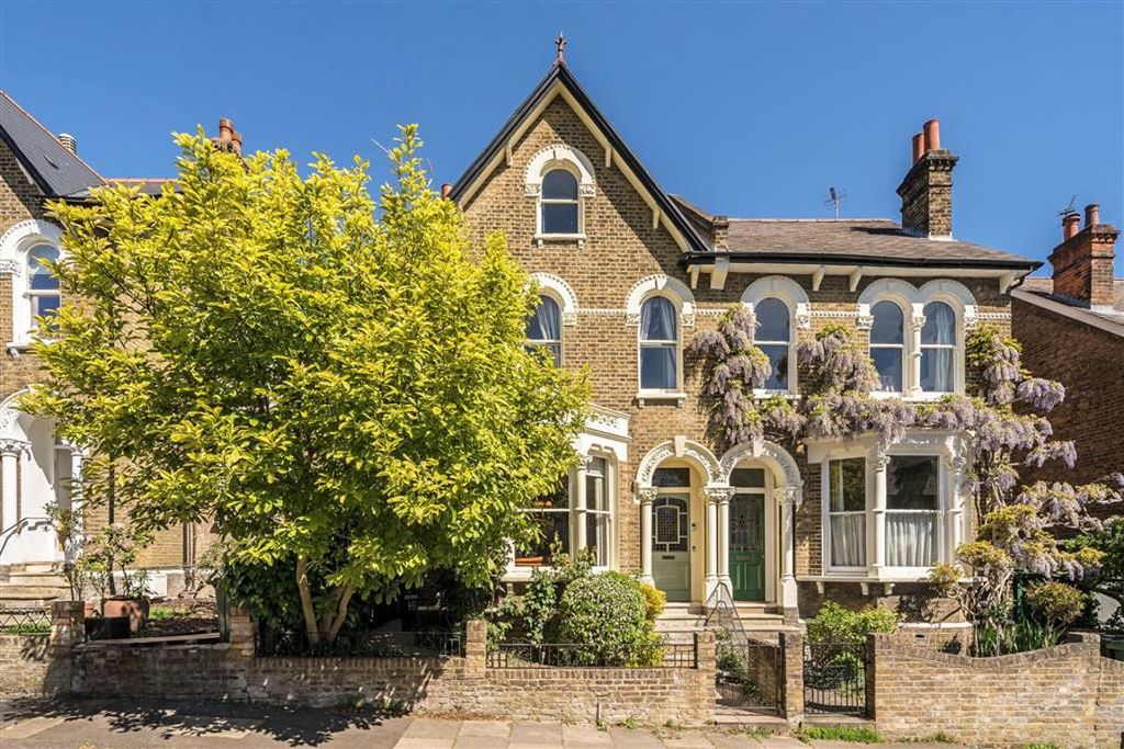 Property photo 1 of 7