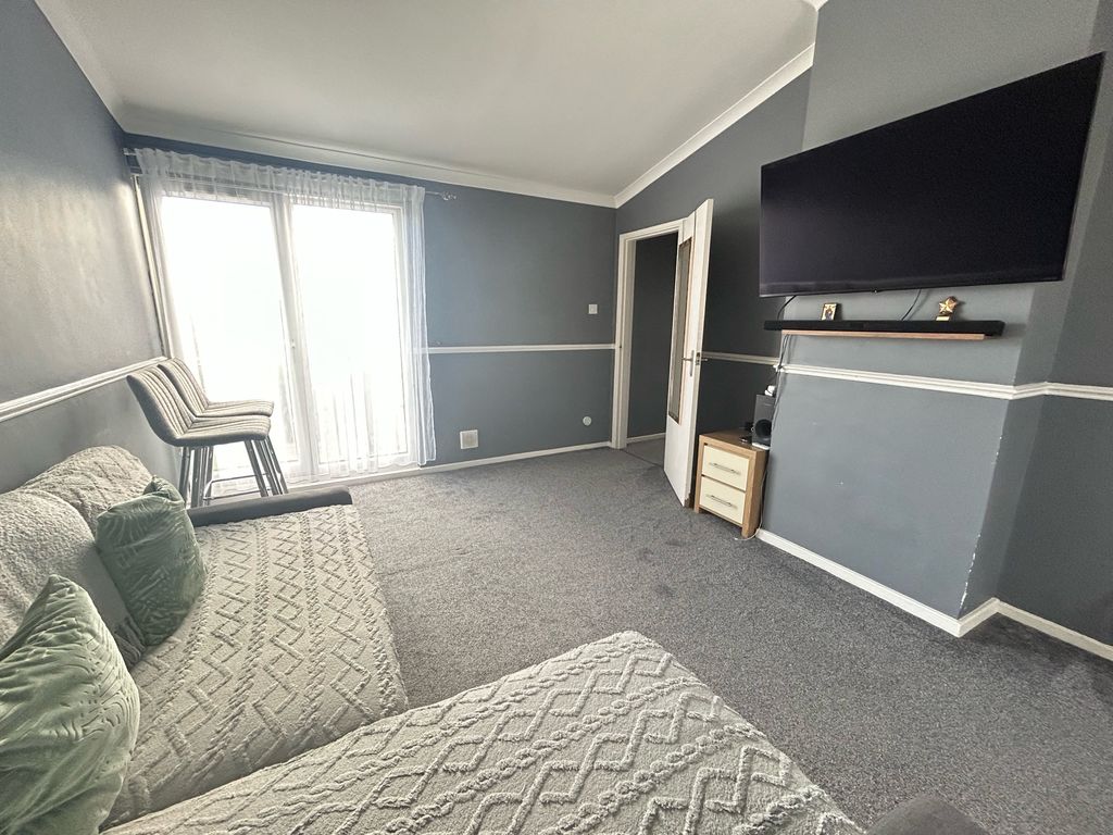 Property photo 3 of 8 Image