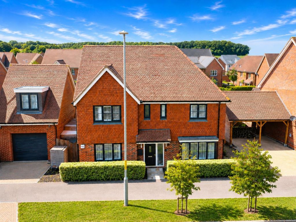 Property photo 1 of 32