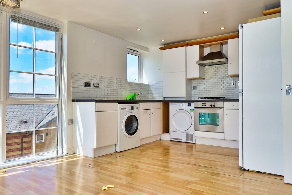 Property photo 3 of 9
