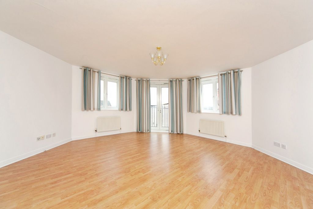 Property photo 2 of 17 Photo