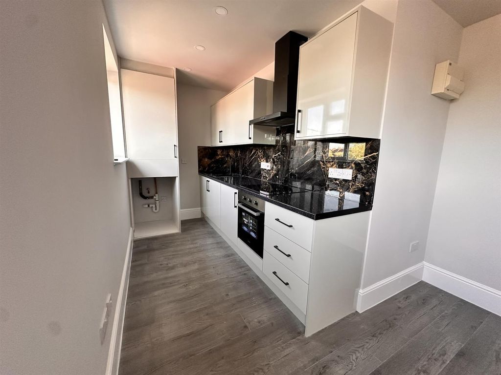 Property photo 3 of 5 Kitchen