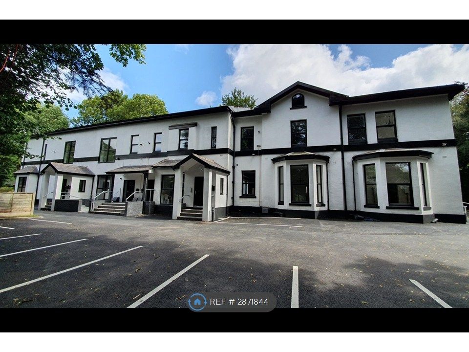 Property photo 2 of 34