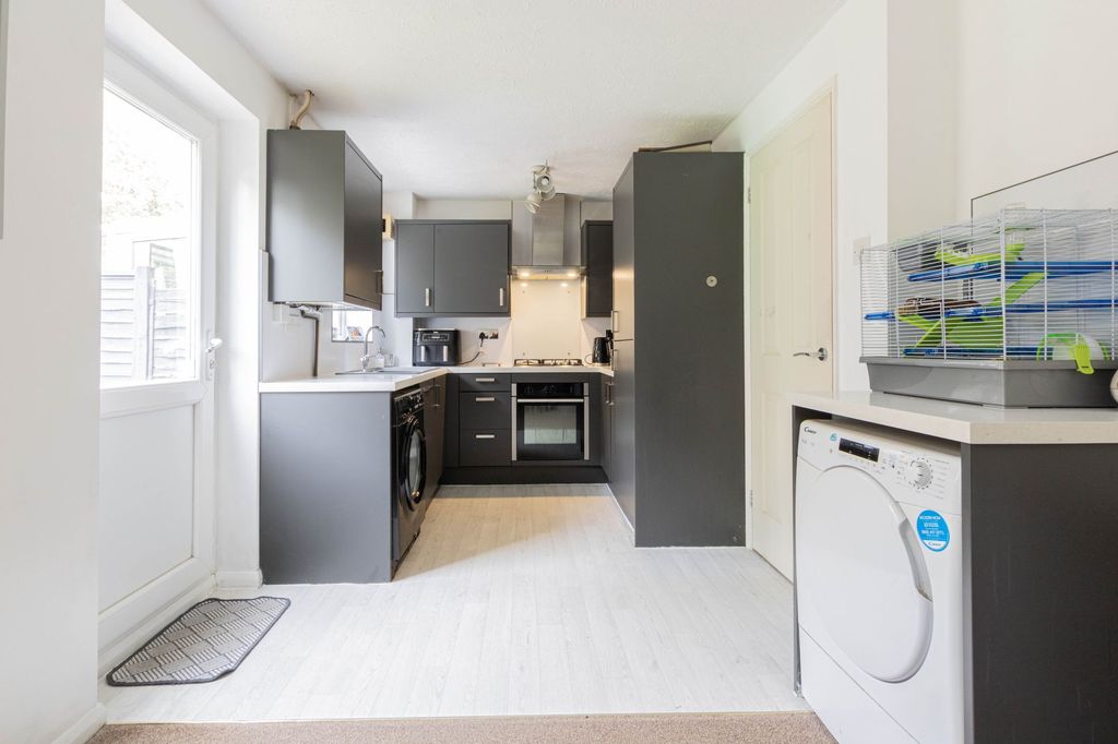 Property photo 3 of 23