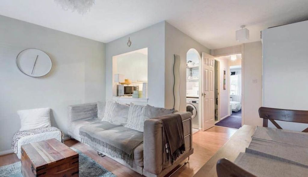 Property photo 1 of 6