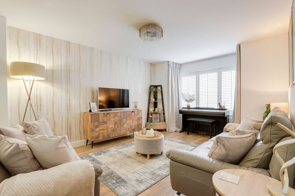 Property photo 3 of 24