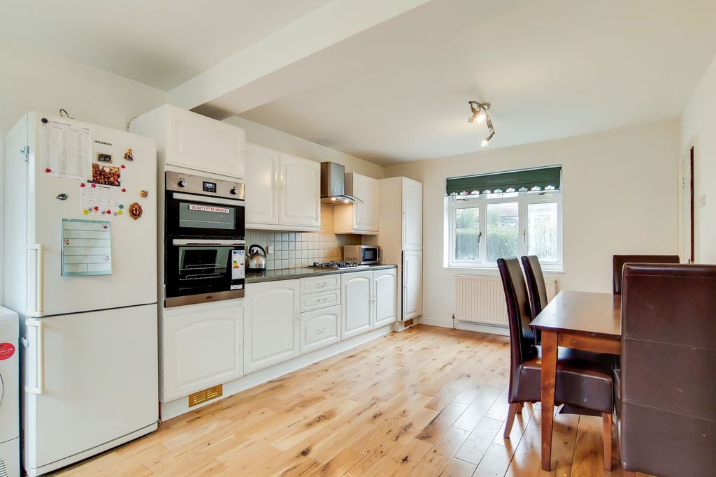 Property photo 2 of 14 Kitchen