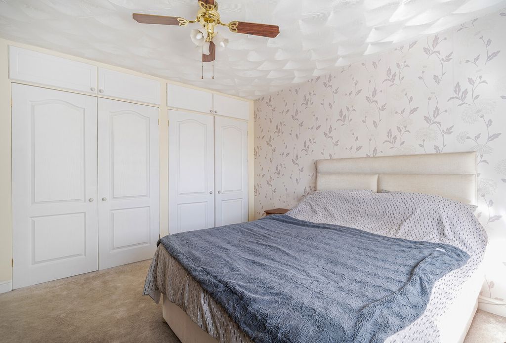 Property photo 3 of 21 1350465-11-68c2Eb...