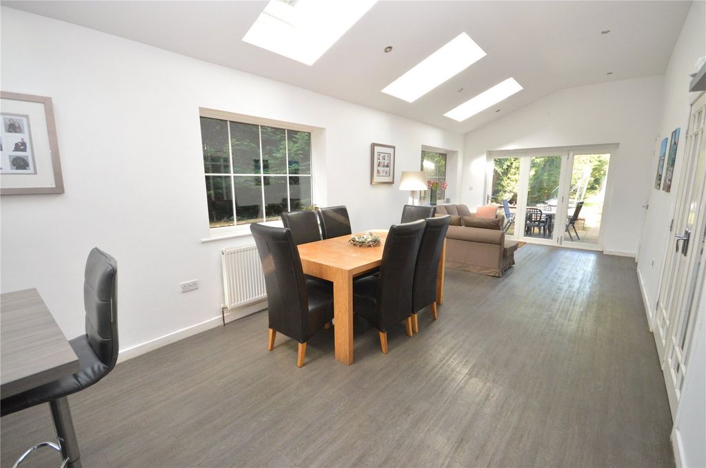 Property photo 3 of 21 Picture No. 18