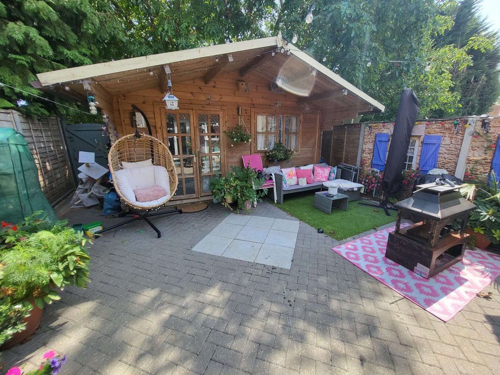 Property photo 3 of 25 Gallery