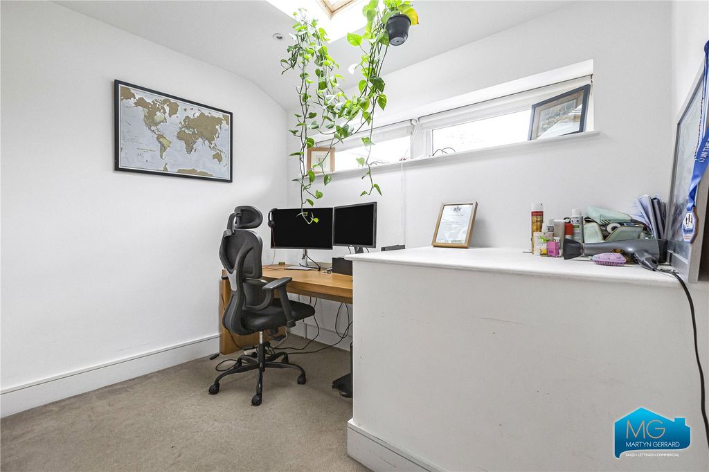 Property photo 3 of 12 Picture No. 23