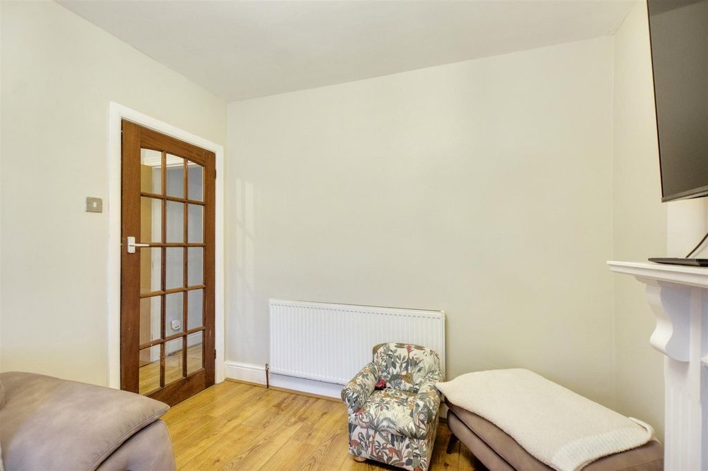 Property photo 3 of 19 Lounge_2.Jpeg