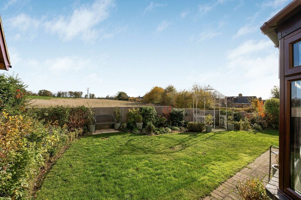 Property photo 2 of 26