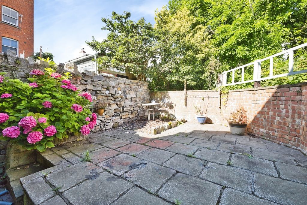 Property photo 3 of 18