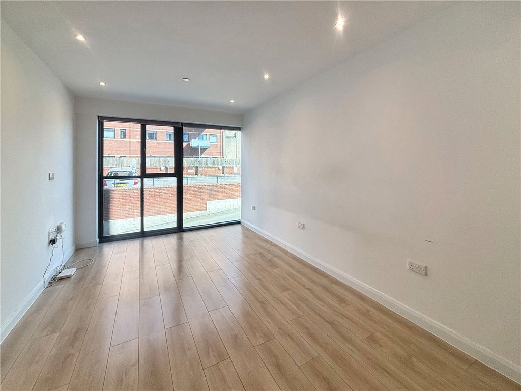 Property photo 3 of 8 Picture No. 07