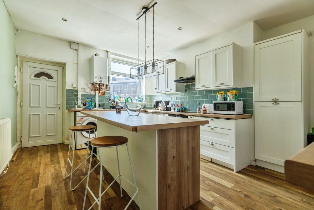Property photo 2 of 17 Pbox-Img.Jpg