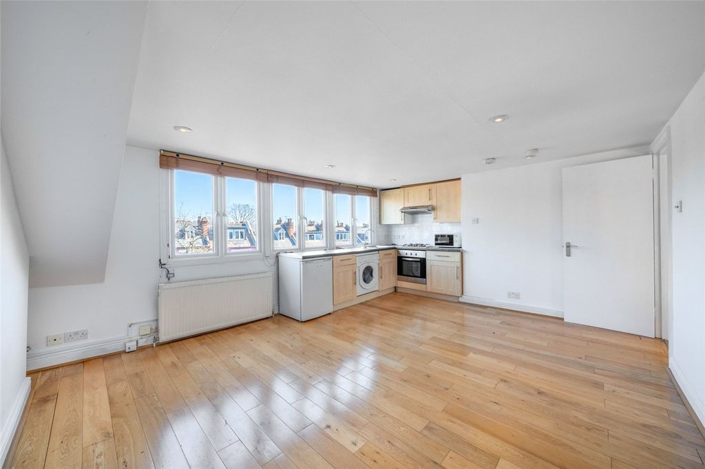 Property photo 3 of 12 Picture No. 10