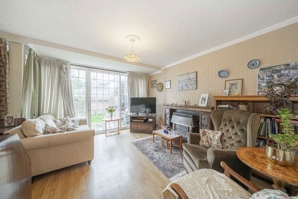 Property photo 2 of 5