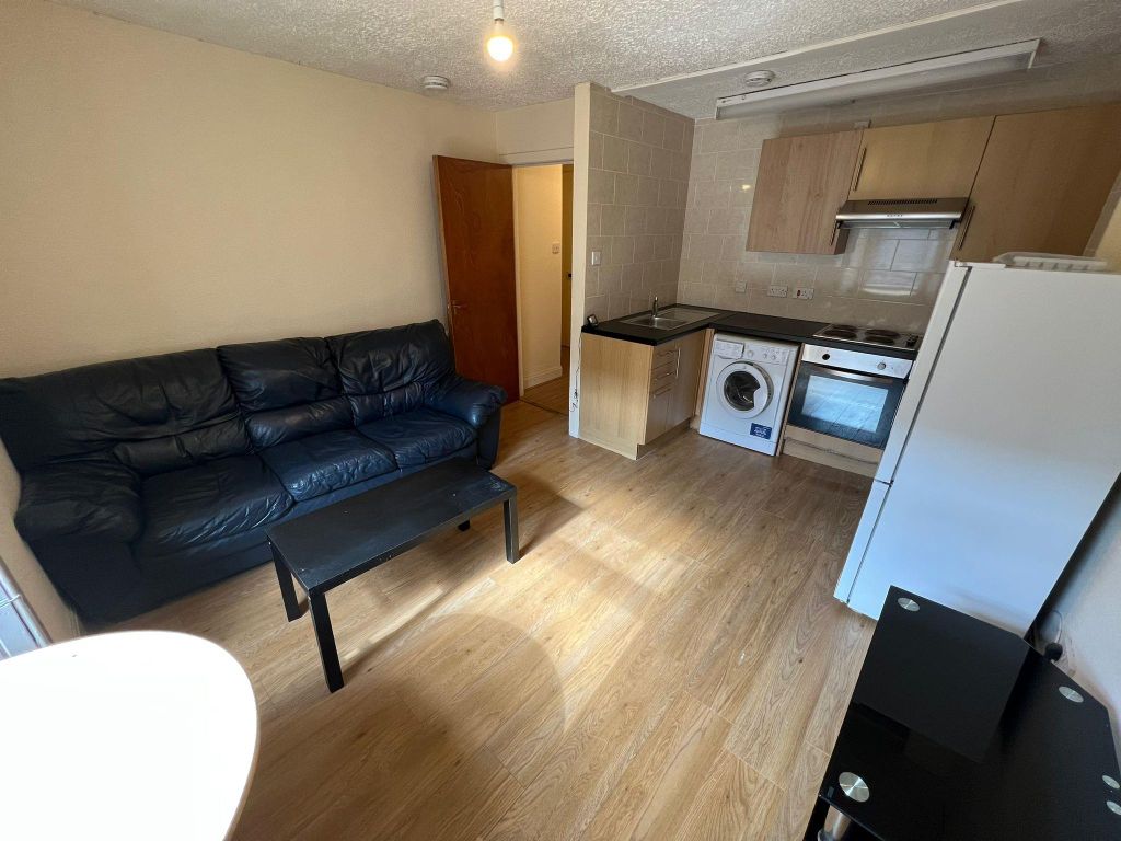 Property photo 2 of 8