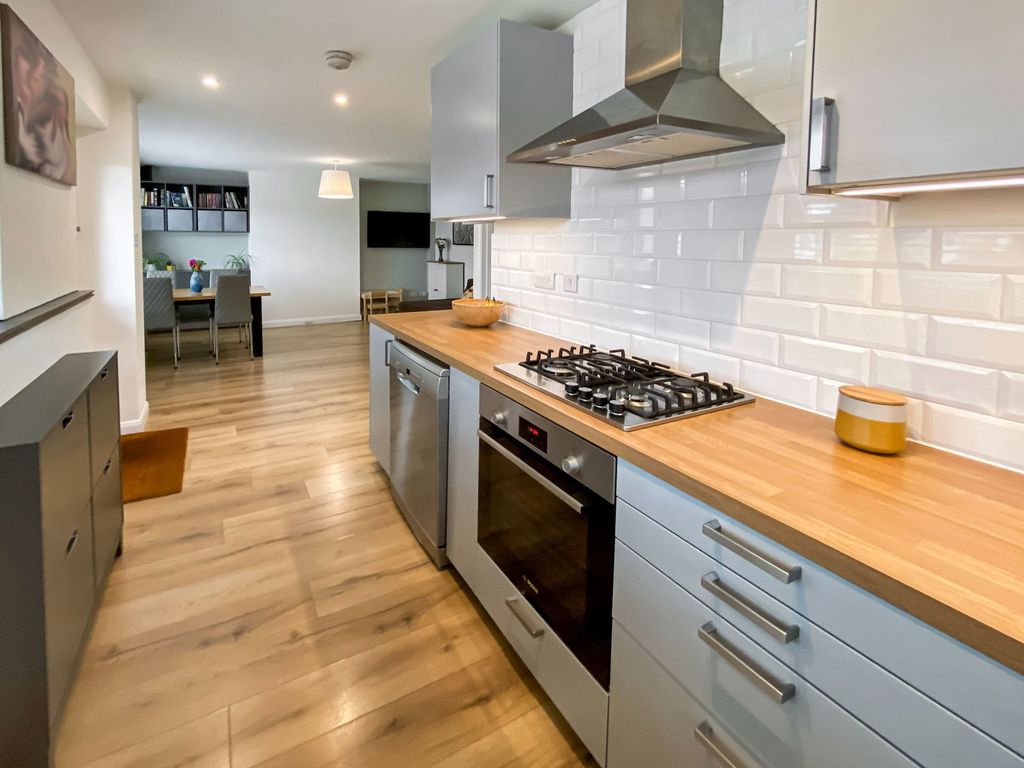 Property photo 3 of 21