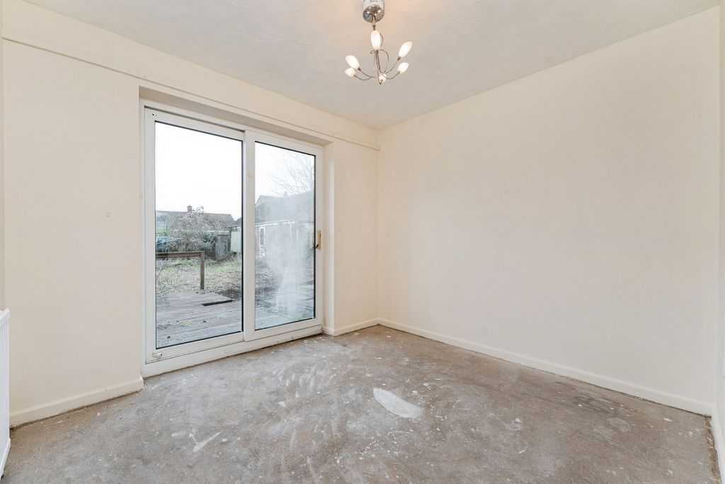 Property photo 3 of 13