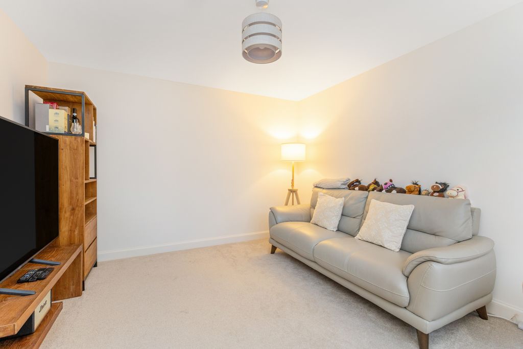 Property photo 3 of 20 Property Image 4