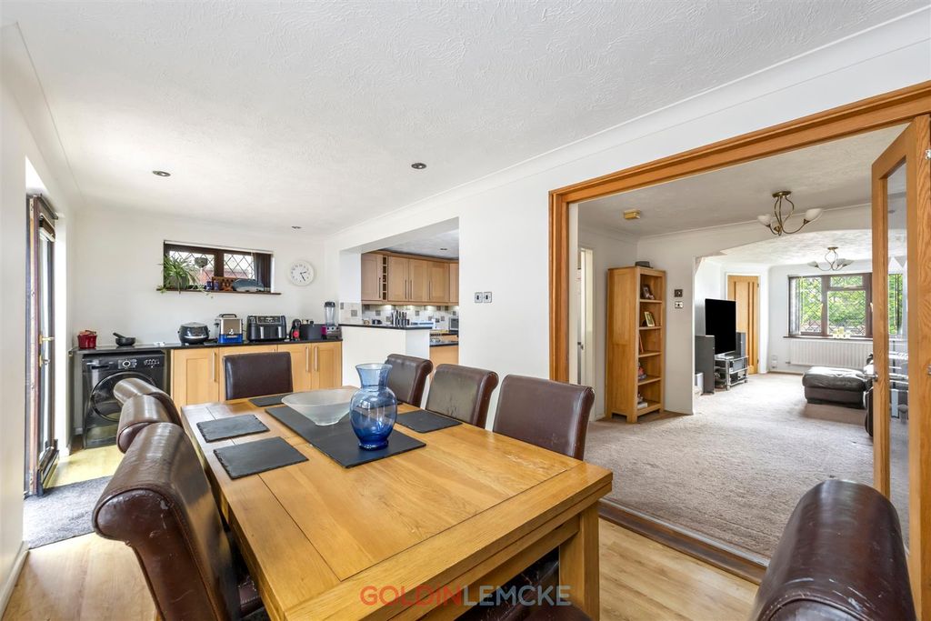 Property photo 2 of 17 Dining Room