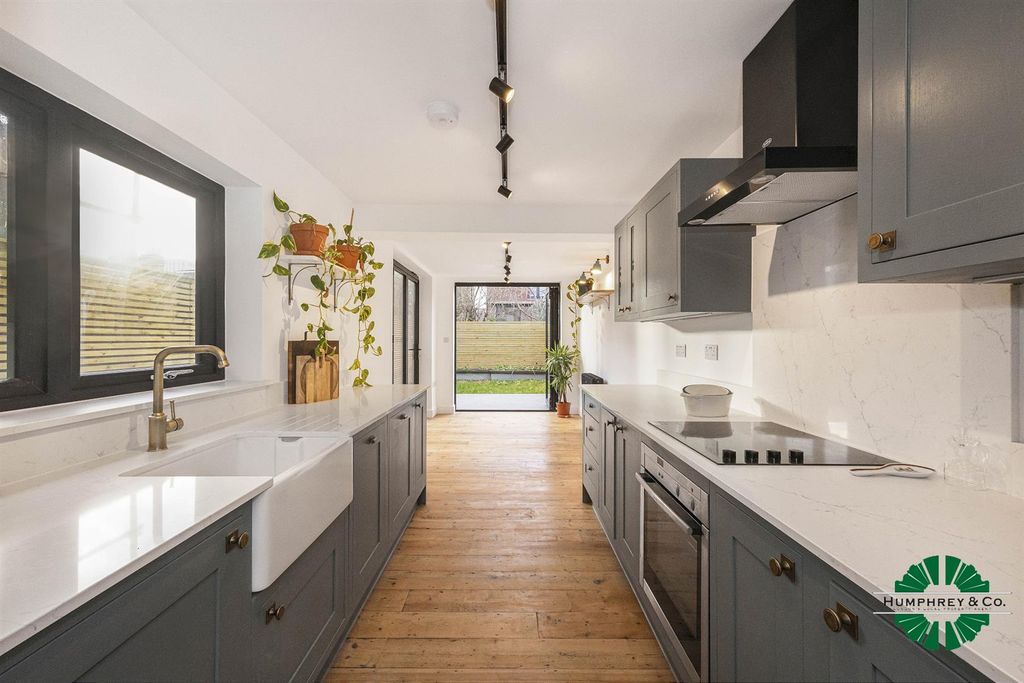 Property photo 1 of 24 20 Aubrey Road -016-1800.Jpg