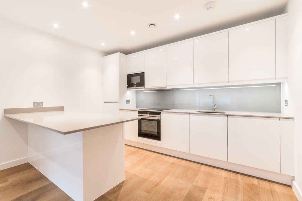 Property photo 2 of 8 Kitchen