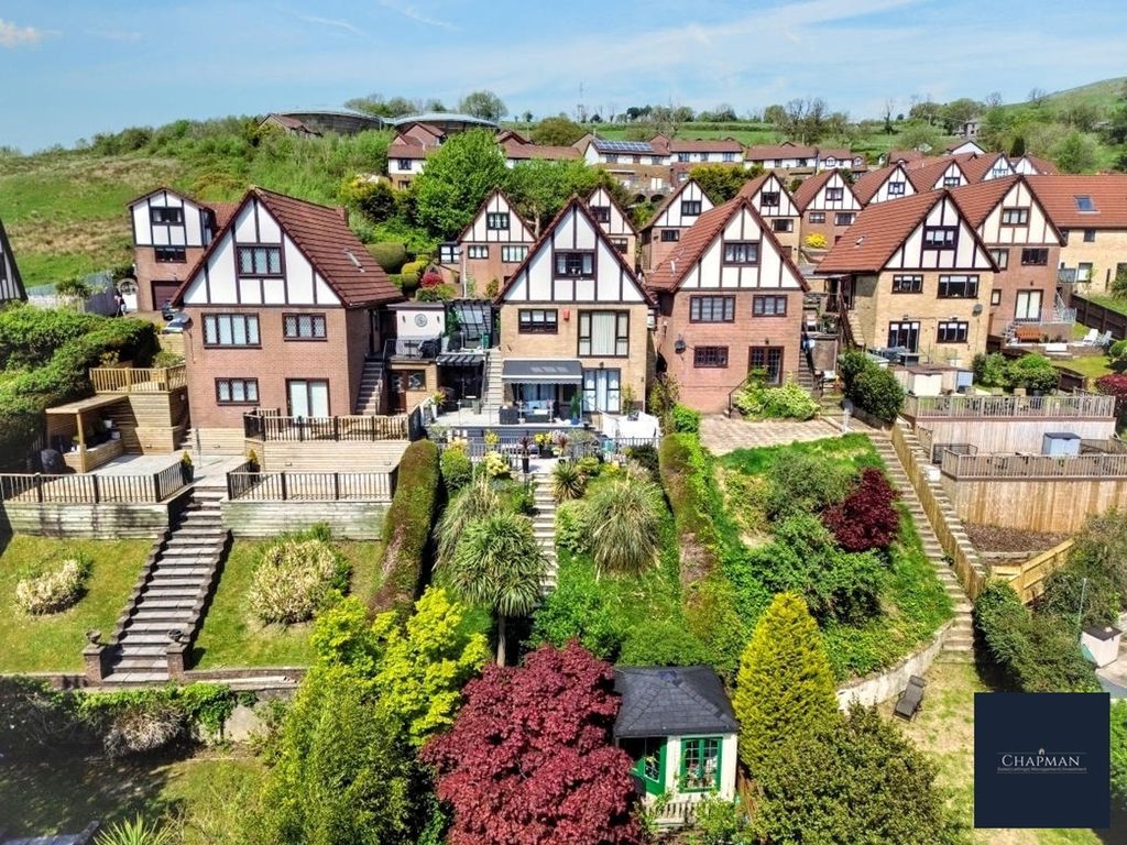 Property photo 3 of 48